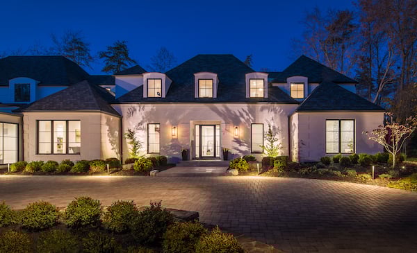 Modern Custom Home Renovation by Design-Build Firm AV Architects and Builders in Great Falls Virginia Northern Virginia Custom Home Builders