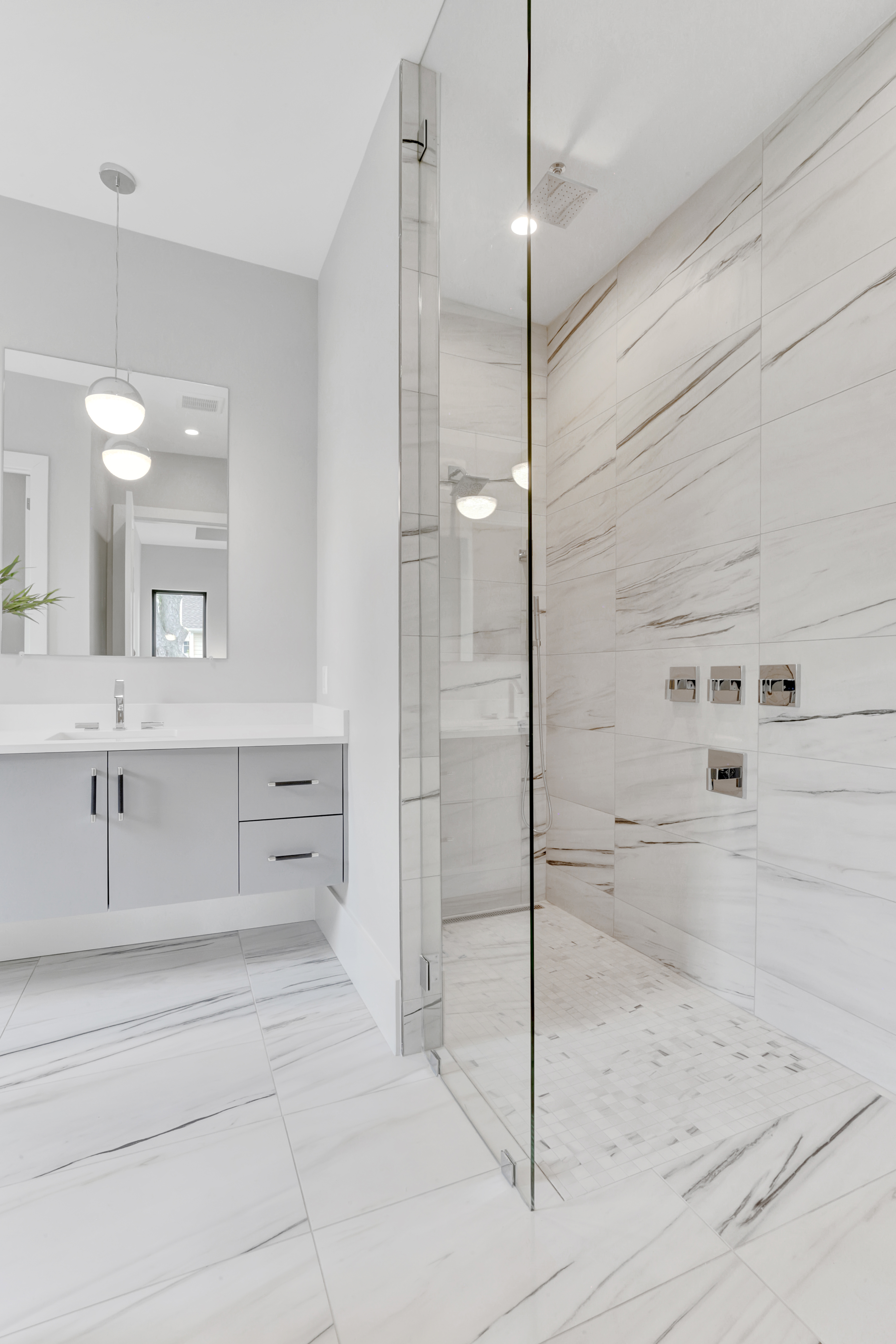 Basic primary bathroom